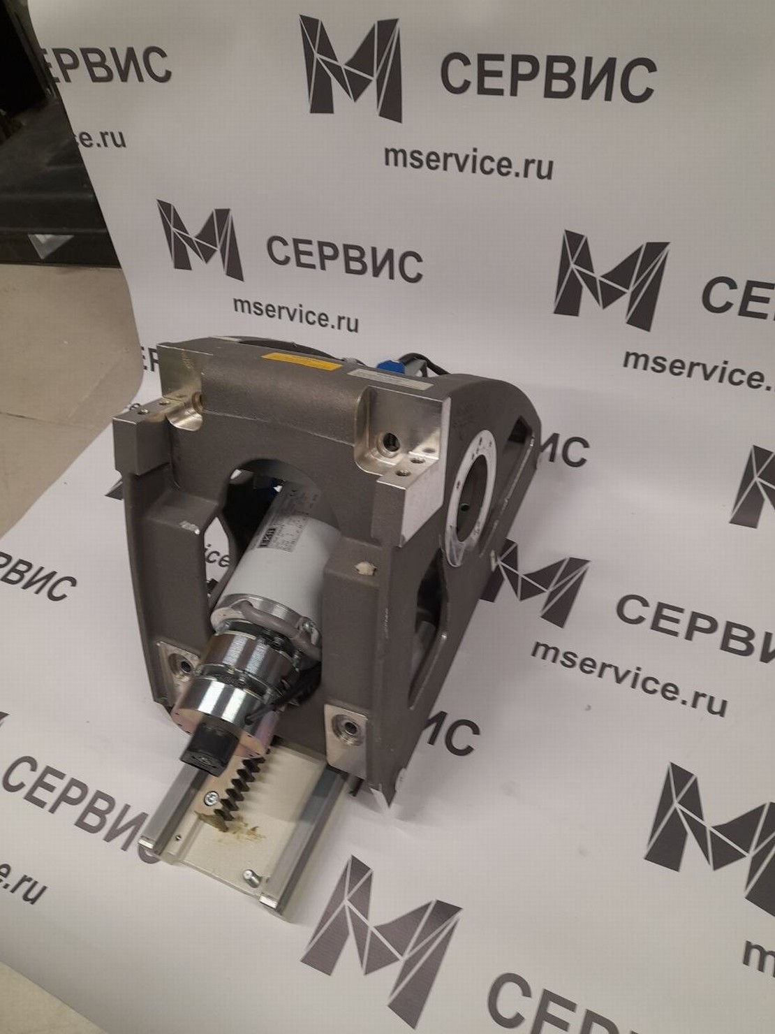 DC motor с механизмом