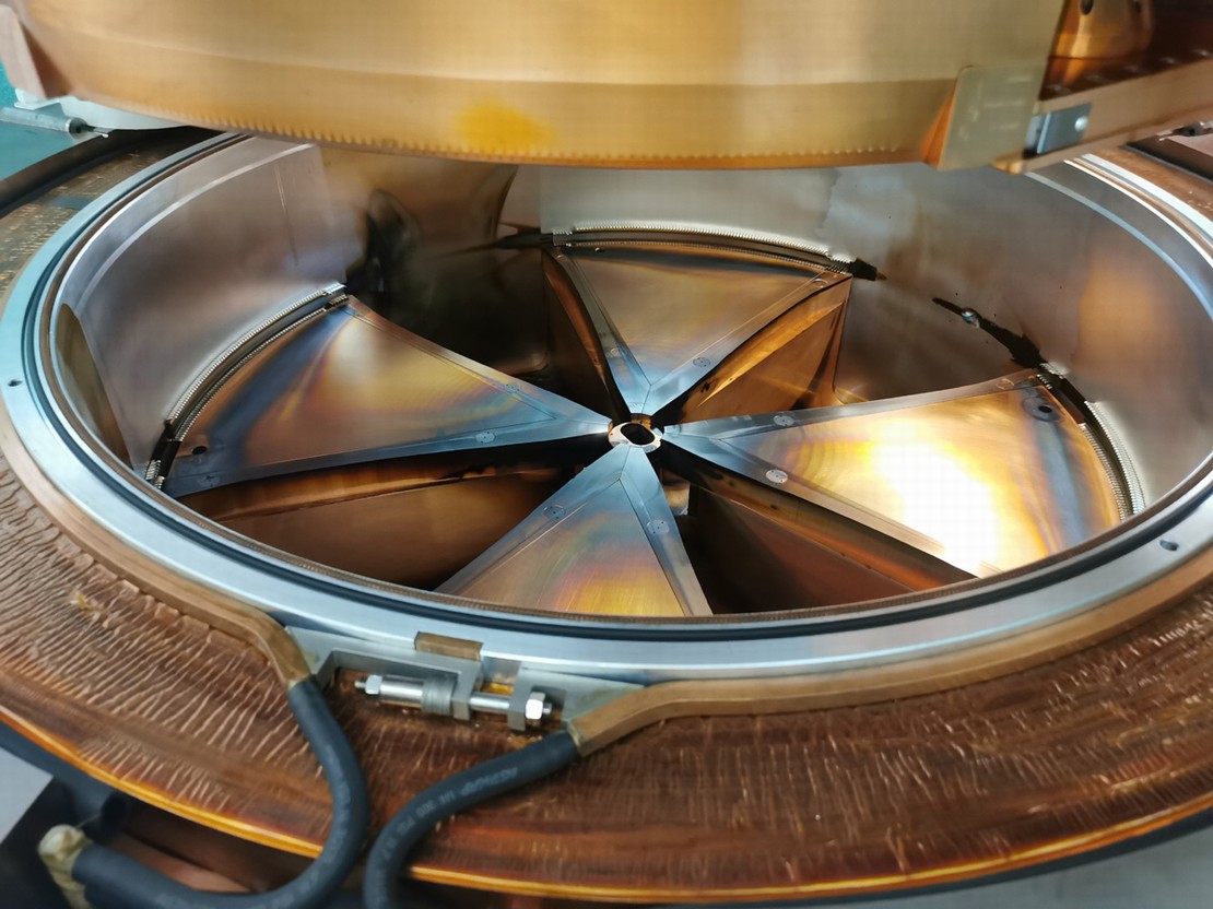 Полное техническое обслуживание циклотрона Siemens Eclipce RD Полное техническое обслуживание циклотрона Siemens Eclipce RD